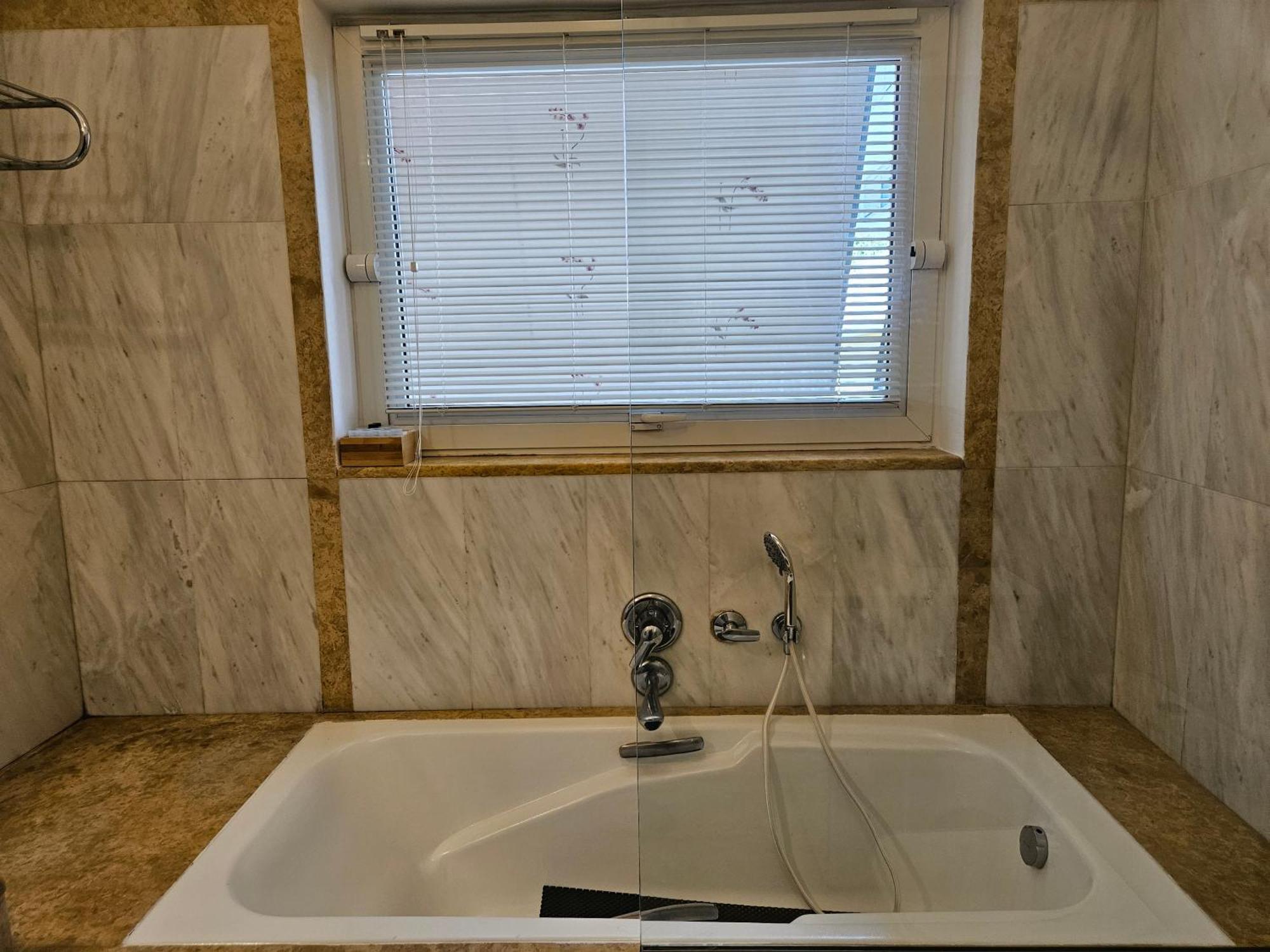 3 Bedder Condo In Ilisia, Megaro Mousikis Athen Eksteriør billede