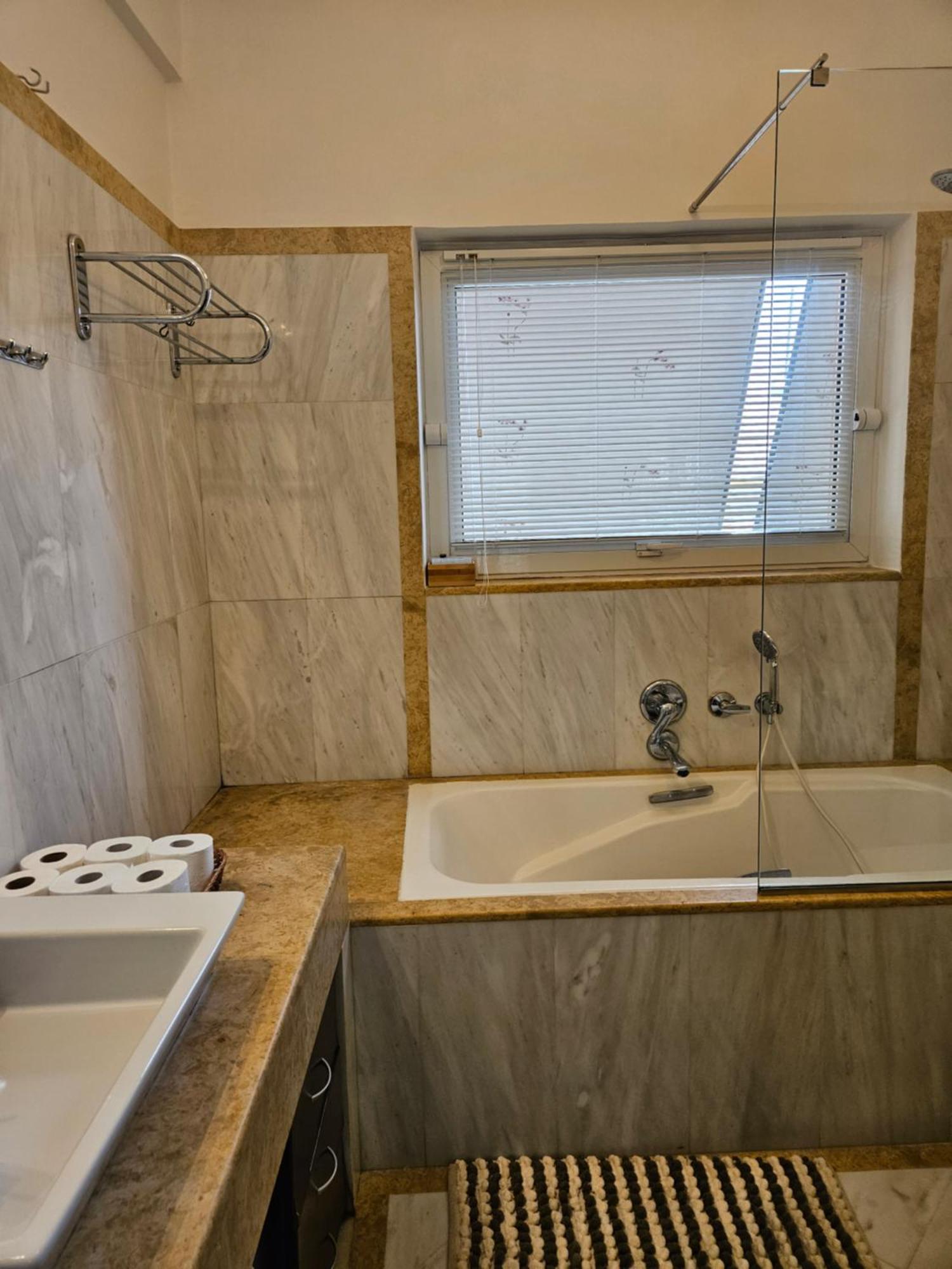 3 Bedder Condo In Ilisia, Megaro Mousikis Athen Eksteriør billede